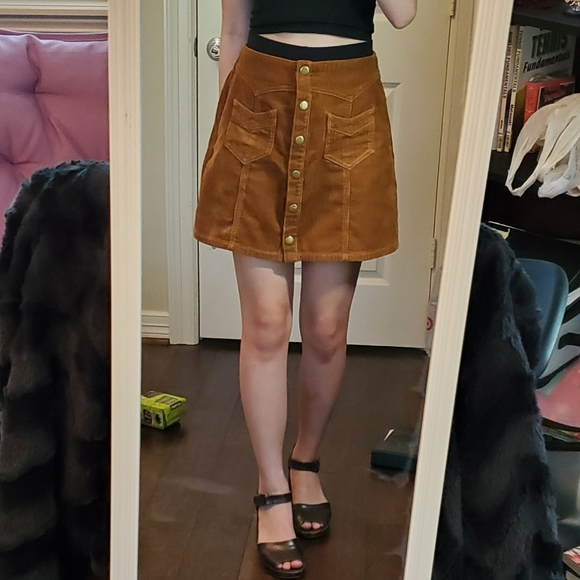 [SOLD]Corduroy Skirt - Picture 3 of 3